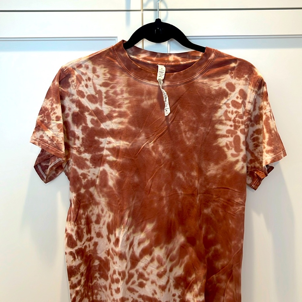 Lululemon Tee
